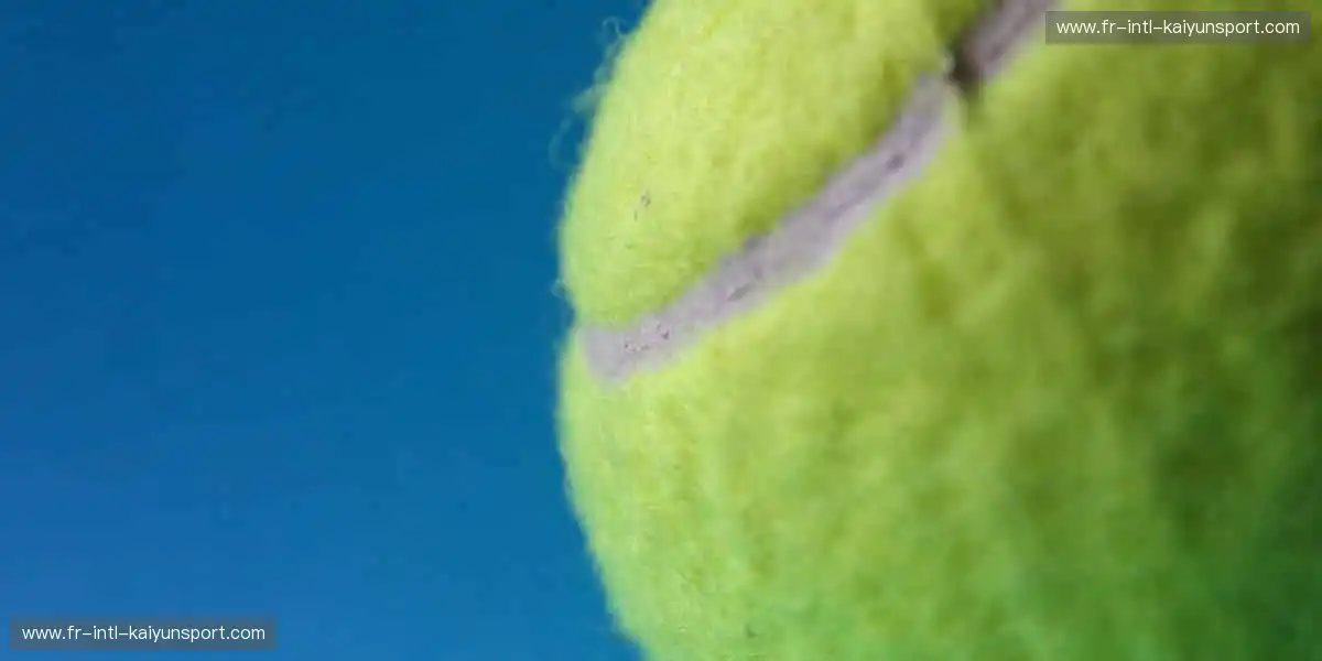 👟潮流装备，个性定制！从球鞋到球衣，打造专属你的运动风格！🎾